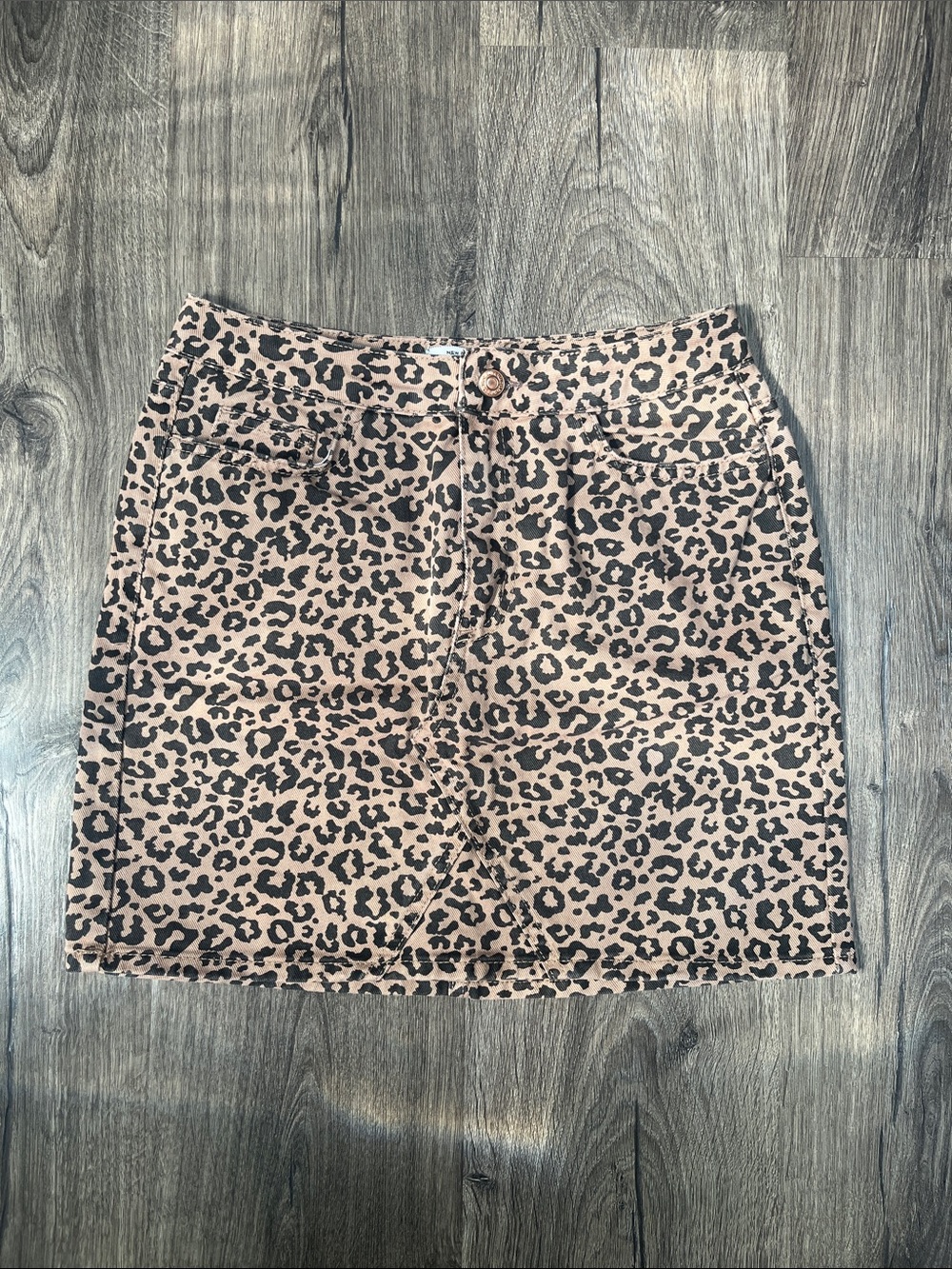 New Look Leopard Print Mini Skirt in Beige and Black